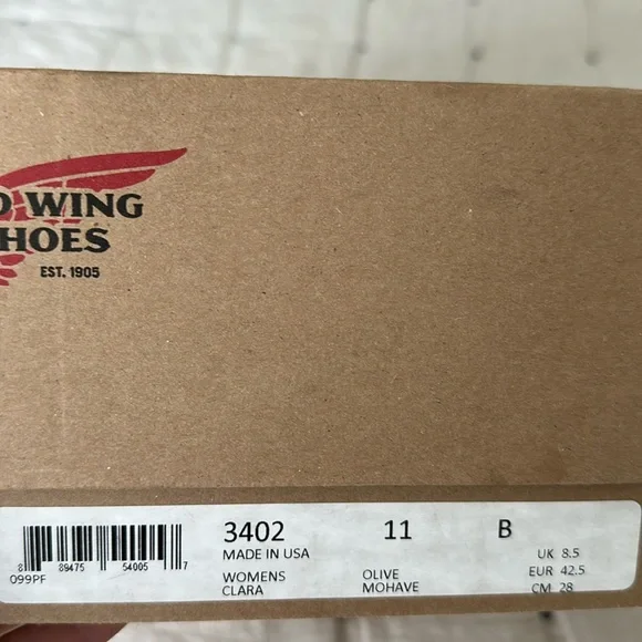 Like new Red Wing Heritage Clara Boot in Olive Mojave, Size 11 - Picture 10 of 10